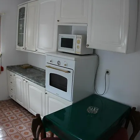 Holiday Vrisnik *